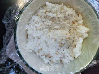 “鸡蛋美食”团团圆圆鸡蛋饭团的做法步骤:3