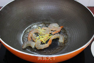 咸蛋黄虾仁炒饭的做法步骤:3
