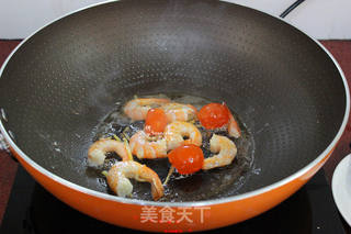 咸蛋黄虾仁炒饭的做法步骤:4