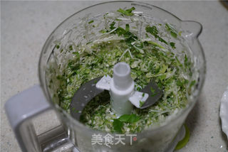 金针菇芹菜肉饺的做法步骤:2