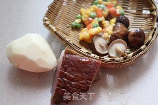 腊肉土豆香菇饭的做法步骤:2