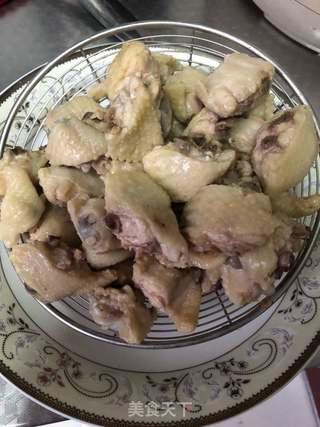 剁椒蒸鸡翅的做法步骤:2