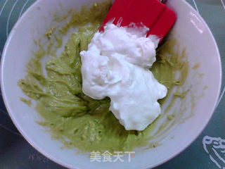 #鸡蛋美食# 纸杯牛油果戚风蛋糕的做法步骤:9