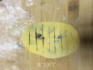 南瓜豆沙花卷的做法步骤:6
