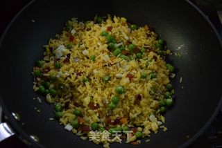 黄金炒饭的做法步骤:9