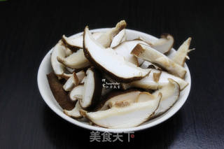香菇炒虾仁的做法步骤:3