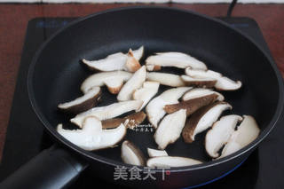香菇炒虾仁的做法步骤:4