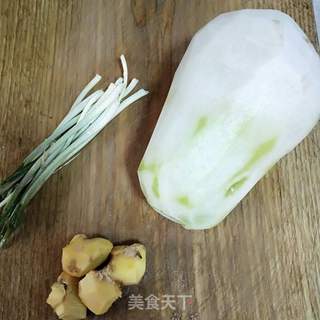 红枣萝卜排骨汤的做法步骤:3