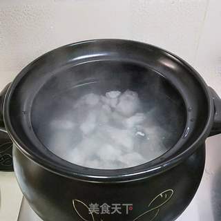 红枣萝卜排骨汤的做法步骤:4