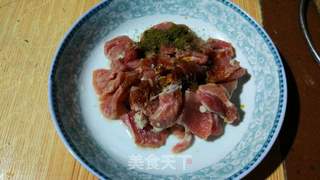重庆乡宴江湖菜——椒麻木耳肉片的做法步骤:2