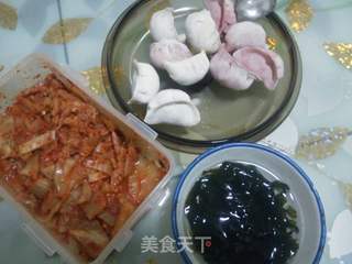 酸辣汤牛肉饺子的做法步骤：1