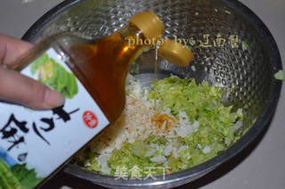 白菜饺子，过年一定要吃，百财饺子啊的做法步骤：6