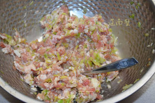 白菜饺子,过年一定要吃,百财饺子啊的做法步骤:7