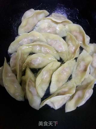 生煎饺子的做法步骤:3