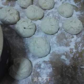 蒸酸菜包子的做法步骤:3