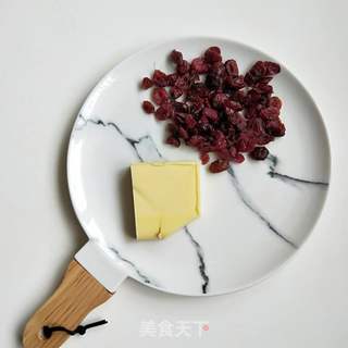 抹茶蔓越莓麻薯面包的做法步骤:2