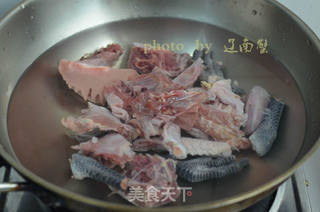 石斛鸡汤的做法步骤:2