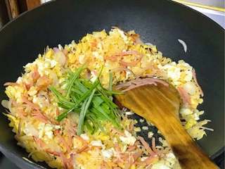 黄金蛋炒饭的做法步骤:16