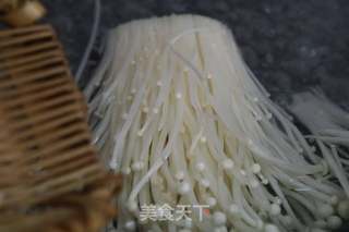 五彩金针菇卷的做法步骤:3