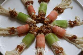 五彩金针菇卷的做法步骤:8