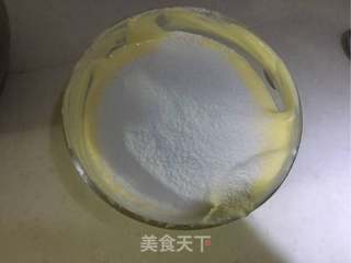 草莓夏洛特的做法步骤:5