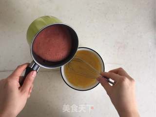 草莓夏洛特的做法步骤:16