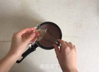 草莓夏洛特的做法步骤:17