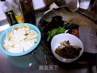 湖南腊肉炒冬笋 的做法步骤:4