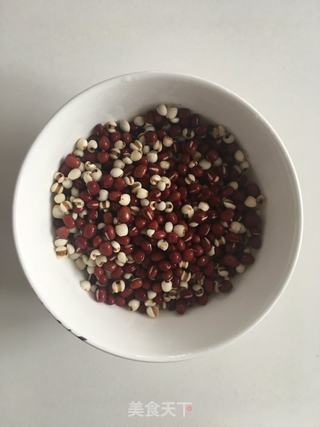 红豆薏仁水的做法步骤:2