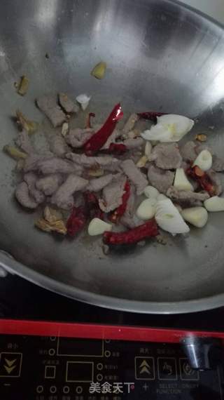 炒嘎啦肉的做法步骤:3