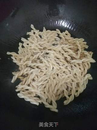 素炒螺蛳粉的做法步骤:6
