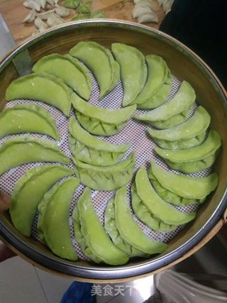 猪肉芹菜胡萝卜蒸饺的做法步骤:5