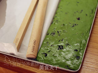 抹茶蔓越莓黄桃牛轧糖的做法步骤:12