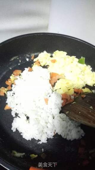 蛋炒饭的做法步骤:8