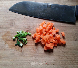 XO酱杂蔬蛋炒饭的做法步骤:3