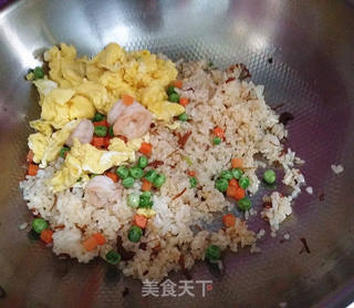 XO酱杂蔬蛋炒饭的做法步骤:12