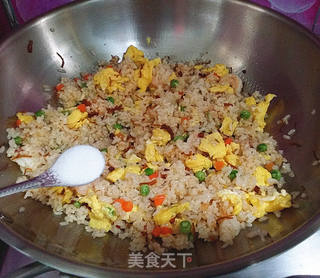 XO酱杂蔬蛋炒饭的做法步骤:13