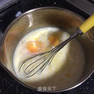 蒸鸡蛋牛奶布丁的做法步骤:3