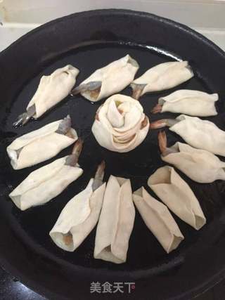 鲜虾煎饺的做法步骤:6