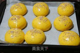 #鸡蛋美食#南瓜早餐包的做法步骤:5
