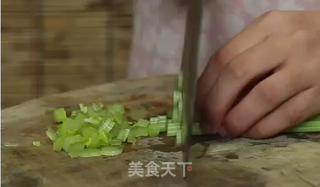潮音潮人:花蛤冬瓜汤的做法步骤:2