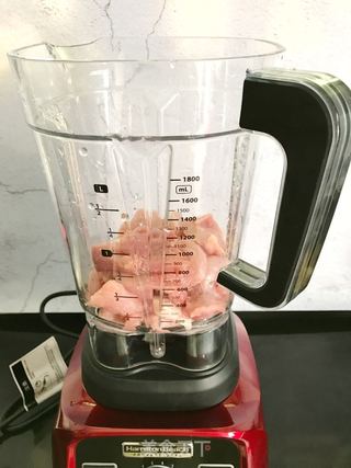 红烧狮子头的做法步骤:2