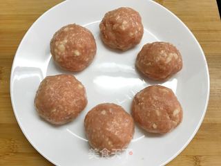 红烧狮子头的做法步骤:10