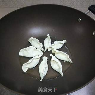 抱蛋煎饺的做法步骤:9