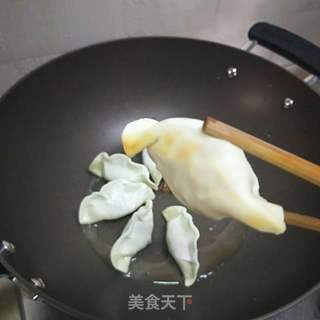 抱蛋煎饺的做法步骤:10
