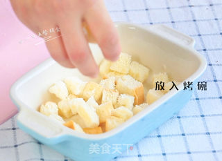 牛奶鸡蛋吐司布丁的做法步骤:2