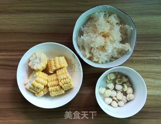 玉米苹果猪腱子汤的做法步骤:3