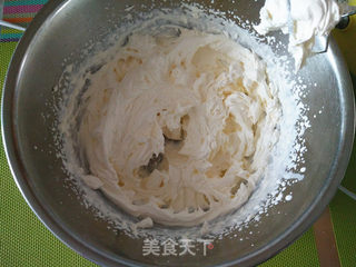 草莓奶油蛋糕卷的做法步骤:17