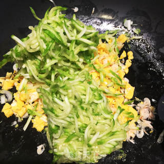 西葫芦鸡蛋水饺——肚子鼓鼓的大肚水饺看着都喜庆儿的做法步骤:6
