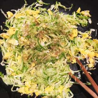 西葫芦鸡蛋水饺——肚子鼓鼓的大肚水饺看着都喜庆儿的做法步骤:7